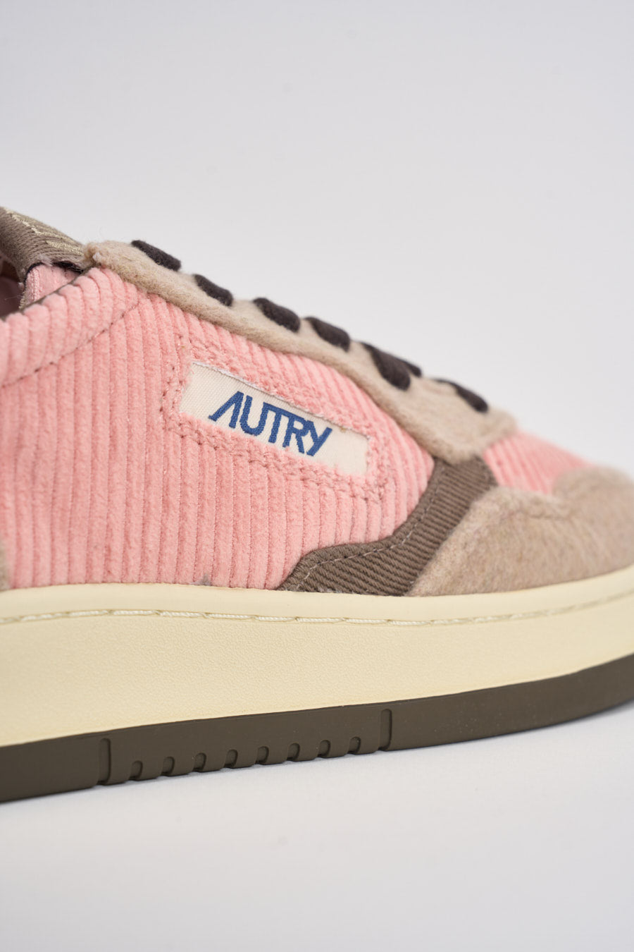 Sneakers Medalist low donna in velluto rosa AULW V101 AUTRY 