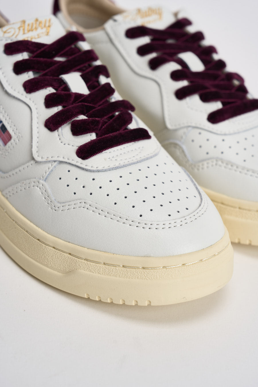 Sneakers donna Medalist in pelle e velluto bordeaux AULW VZ01 AUTRY 