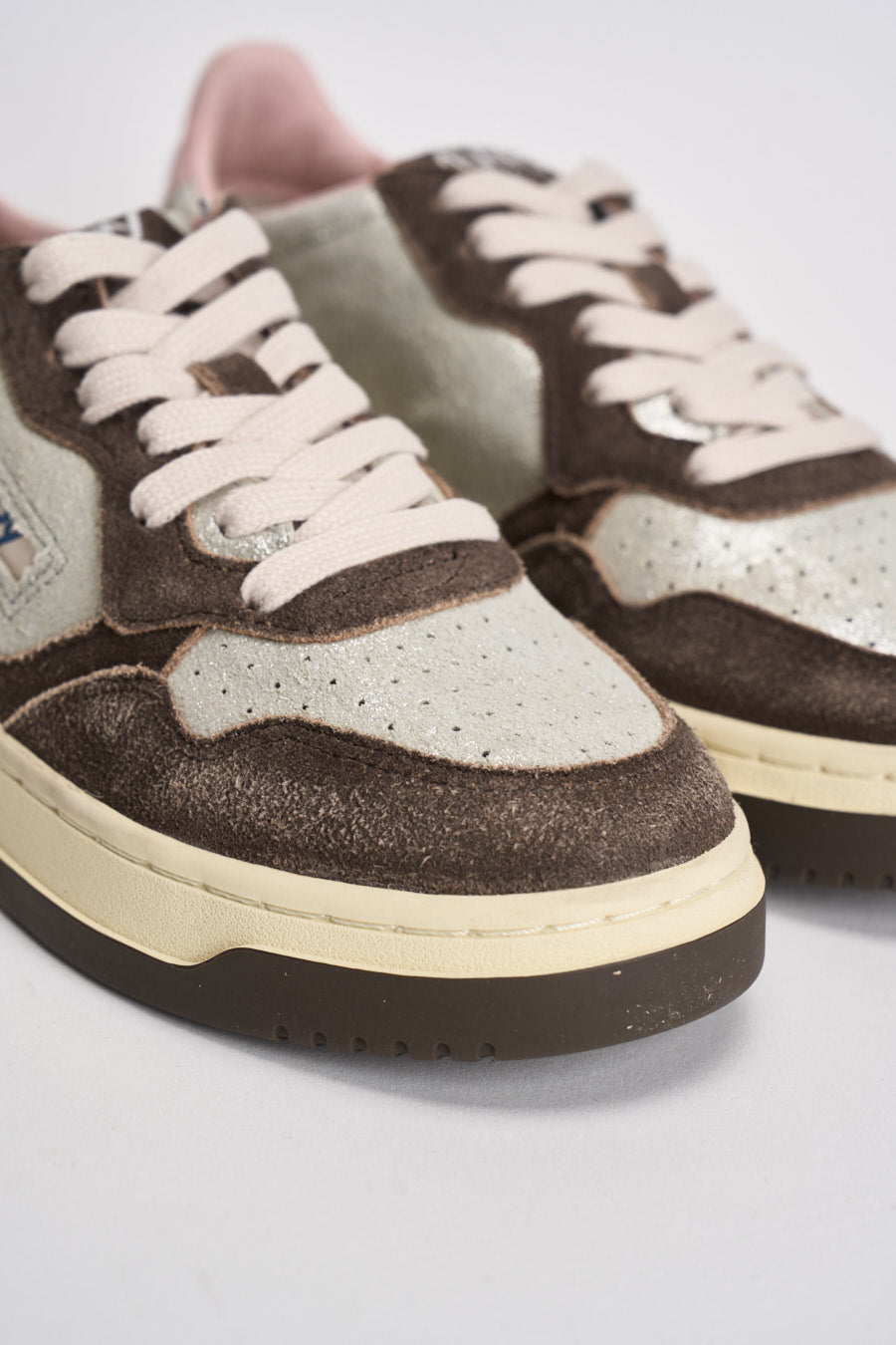 Sneakers donna Medalist Low argento e marrone AULW YB02 AUTRY 