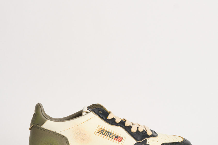 Sneakers uomo Super Vintage bianca, nera e verde militare AVLM SV06 AUTRY 