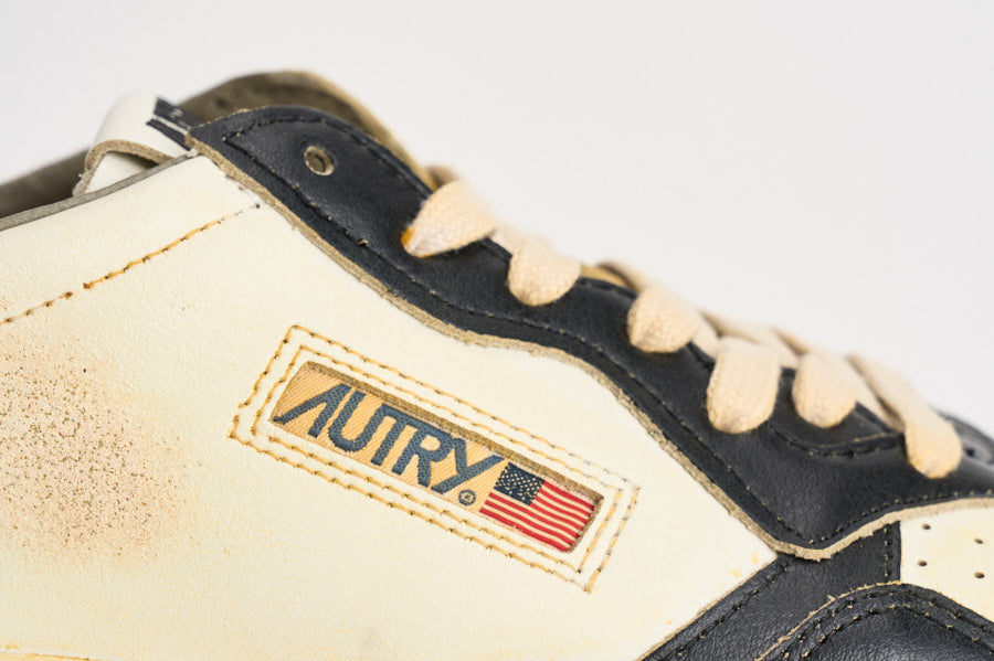 Sneakers uomo Super Vintage bianca, nera e verde militare AVLM SV06 AUTRY 