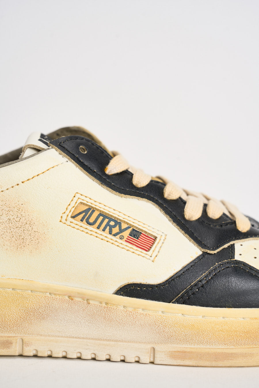 Sneakers uomo Super Vintage bianca, nera e verde militare AVLM SV06 AUTRY 