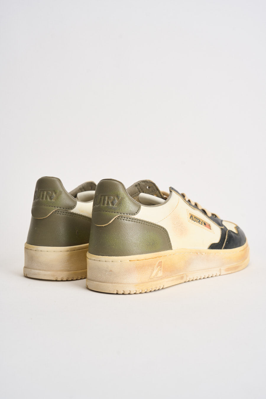 Sneakers uomo Super Vintage bianca, nera e verde militare AVLM SV06 AUTRY 