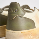 Sneakers uomo Super Vintage bianca, nera e verde militare AVLM SV06 AUTRY 