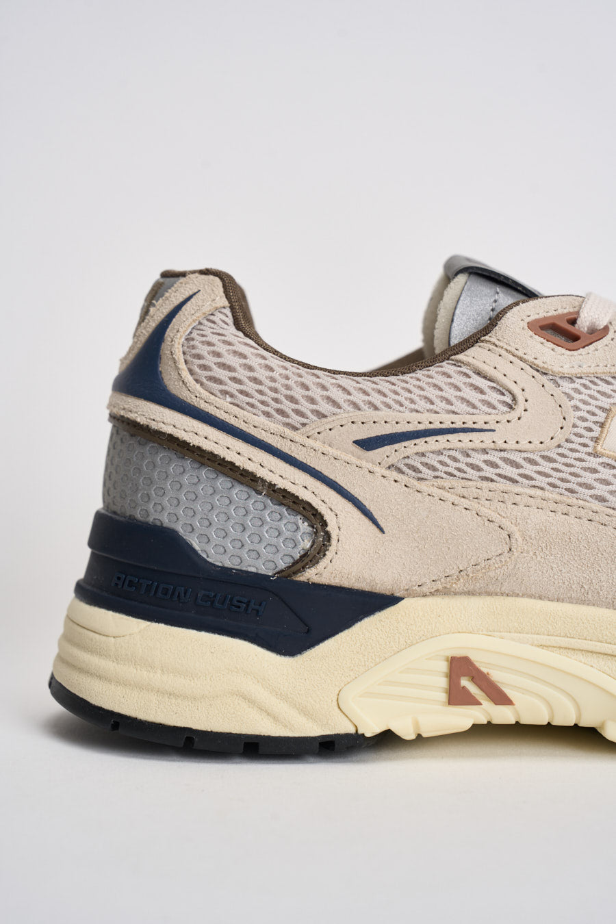 Sneakers uomo Hyperway Low in suede sabbia e blu HYLM CI05 AUTRY 