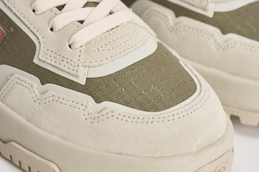 Sneakers uomo Wildpace in suede beige e verde LDLM CO03 AUTRY 