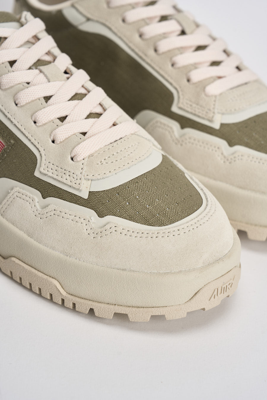 Sneakers uomo Wildpace in suede beige e verde LDLM CO03 AUTRY 