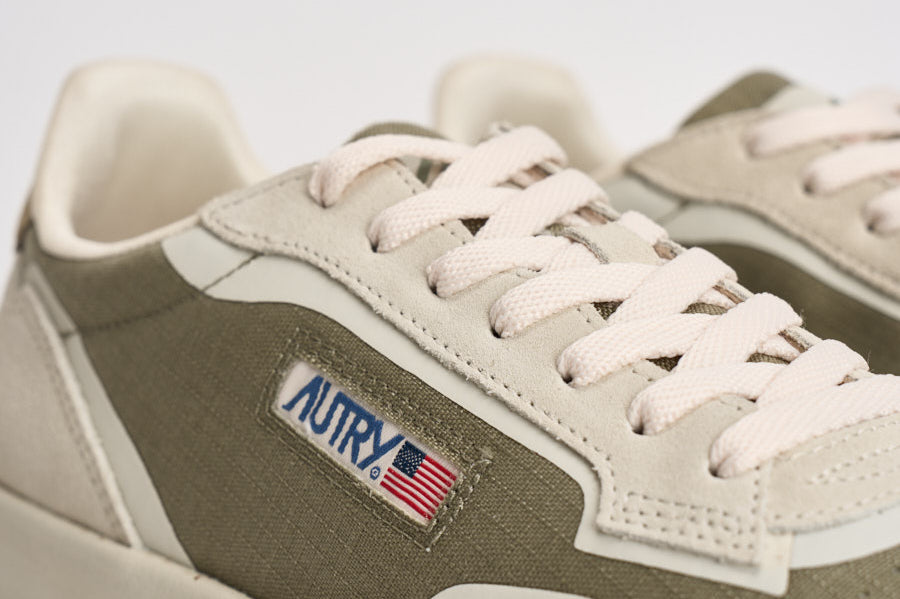 Sneakers uomo Wildpace in suede beige e verde LDLM CO03 AUTRY 
