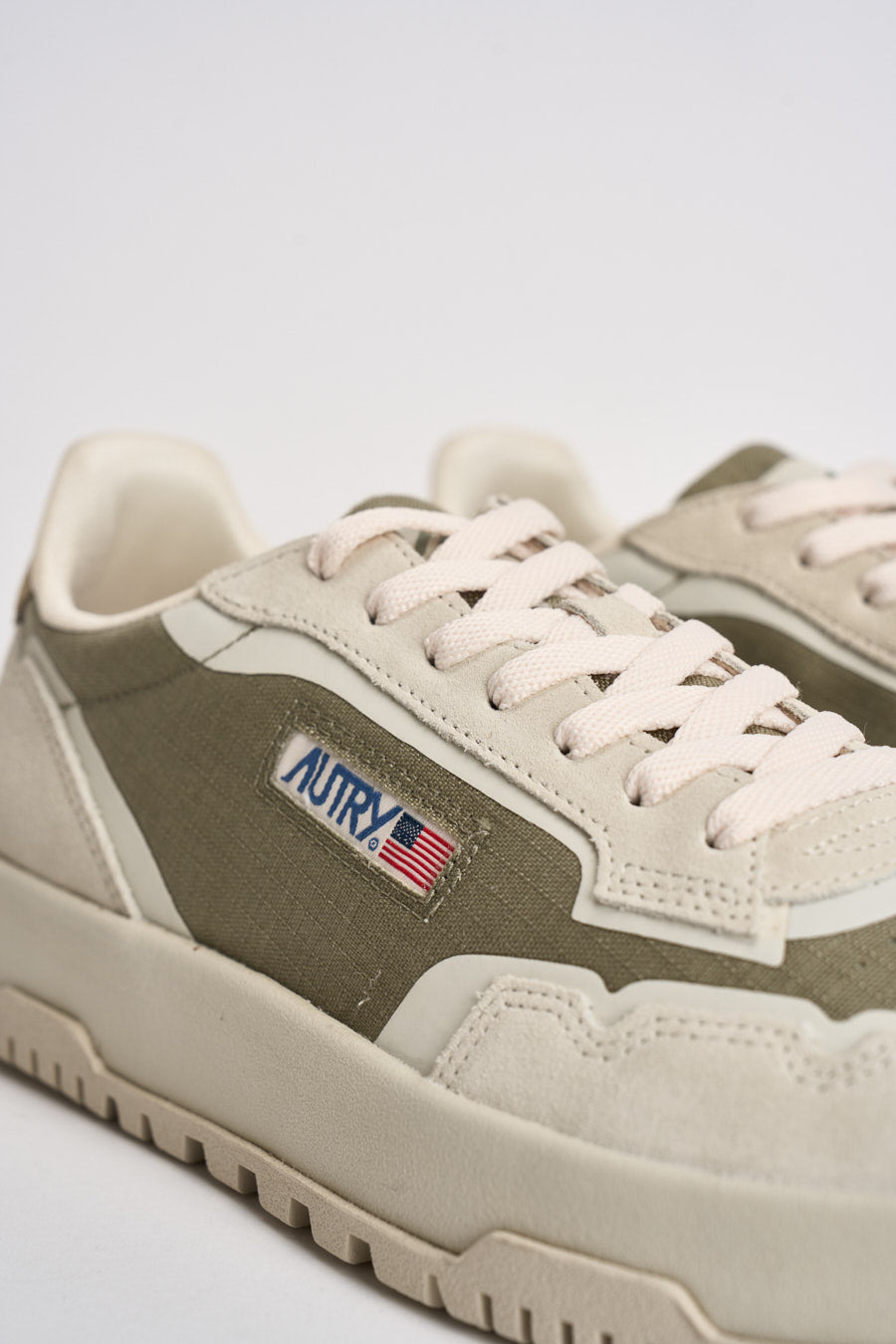 Sneakers uomo Wildpace in suede beige e verde LDLM CO03 AUTRY 