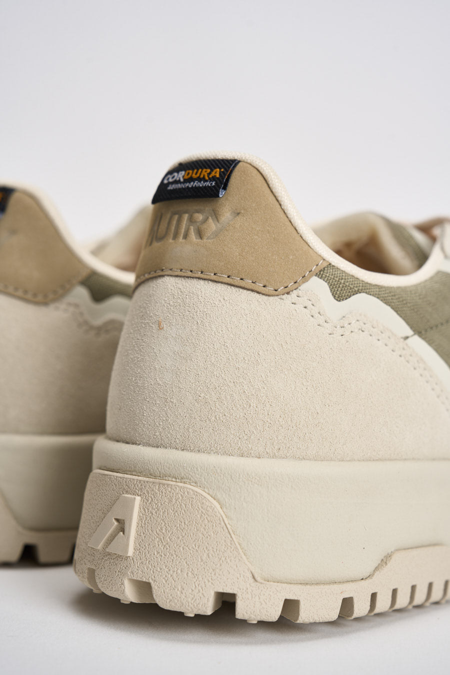 Sneakers uomo Wildpace in suede beige e verde LDLM CO03 AUTRY 