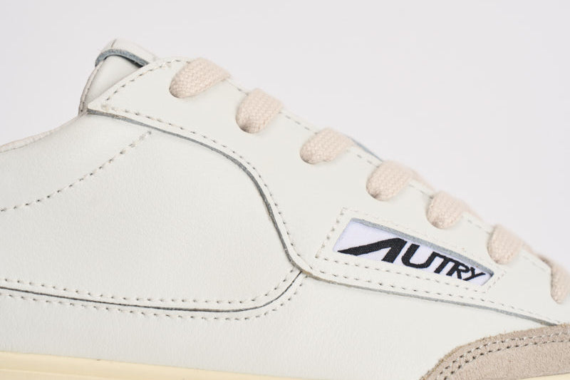 Sneakers uomo Windscape low bianca e blu SCLM UK05 AUTRY 