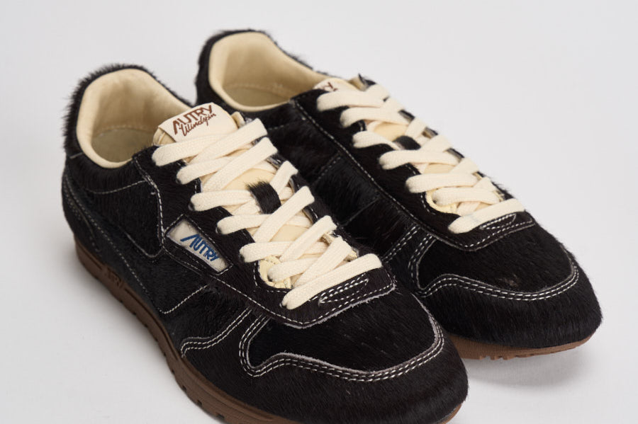 Sneakers donna Windspin in suede nera WSLW BN01 AUTRY 