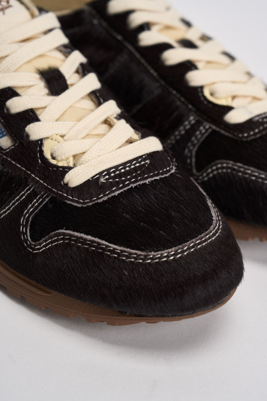 Sneakers donna Windspin in suede nera WSLW BN01 AUTRY 