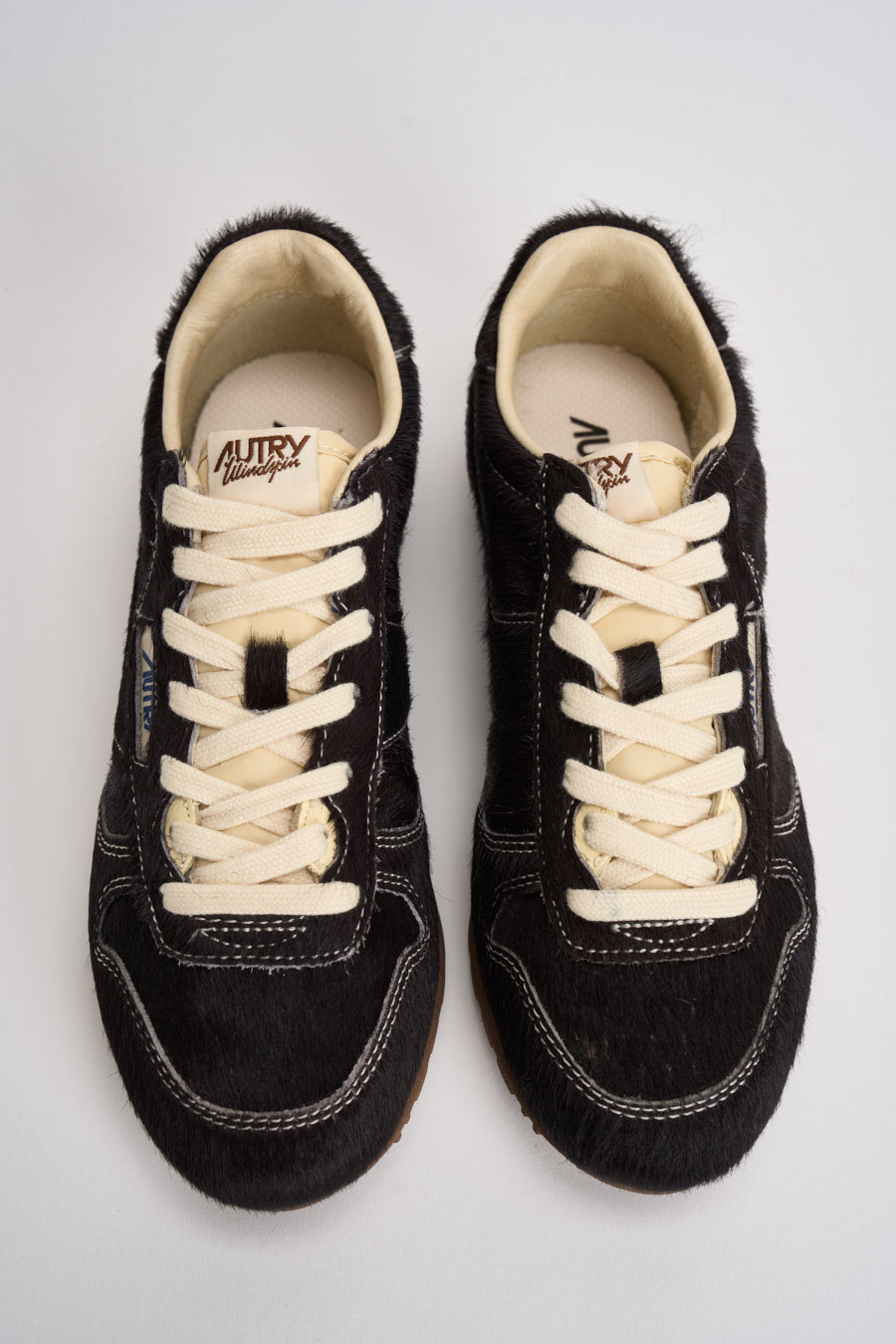 Sneakers donna Windspin in suede nera WSLW BN01 AUTRY 