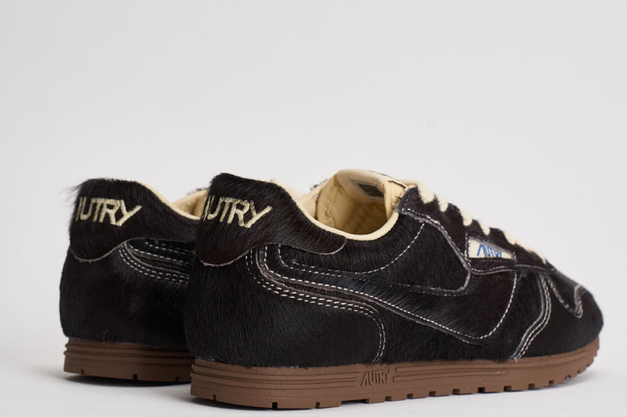Sneakers donna Windspin in suede nera WSLW BN01 AUTRY 