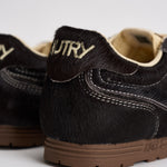 Sneakers donna Windspin in suede nera WSLW BN01 AUTRY 