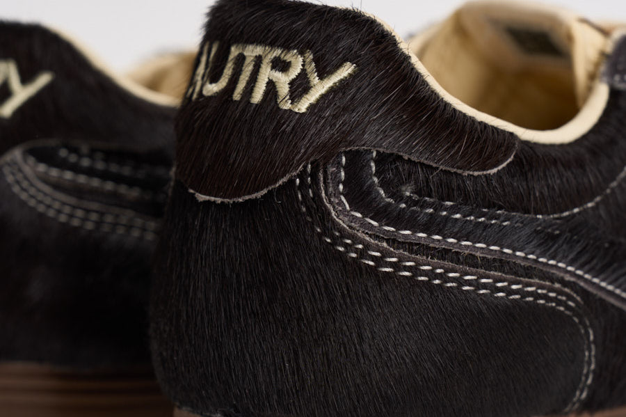 Sneakers donna Windspin in suede nera WSLW BN01 AUTRY 