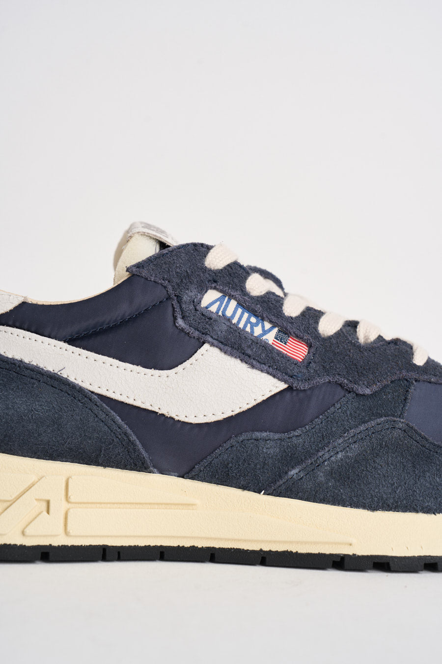 Sneakers Reelwind low in suede blu WWLM NC30 AUTRY 