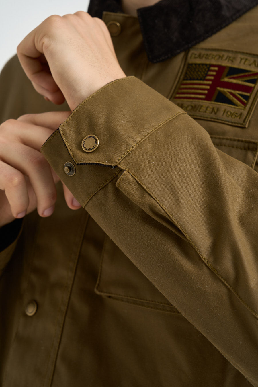 Giubbotto uomo cerato verde oliva MWX1853 SN32 BARBOUR INTERNATIONAL 