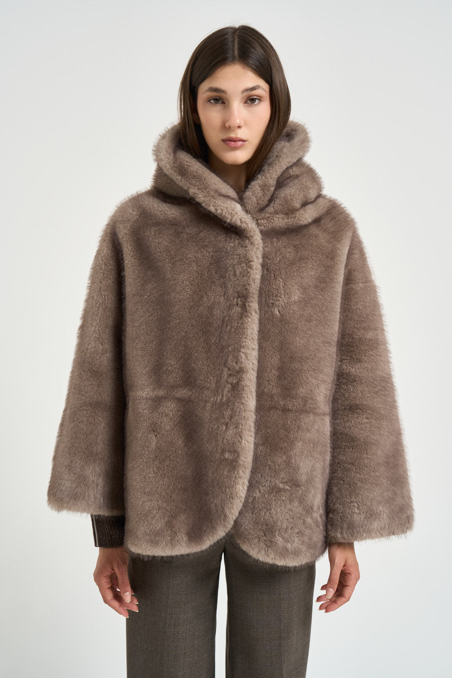 Giacca donna in ecopelliccia con cappuccio taupe 7363 V05TAUPE BULLY 
