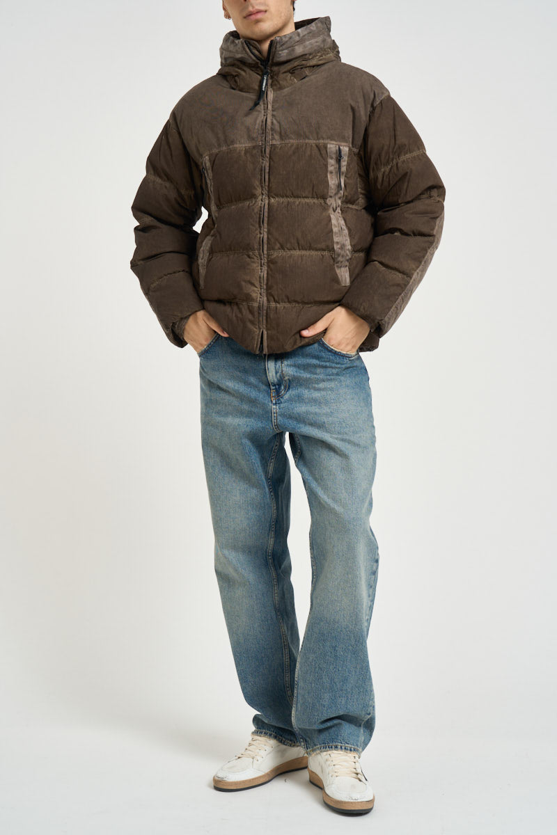Piumino uomo con cappuccio marrone mèlange 21CMOW115A 006369SR30 C.P. COMPANY 