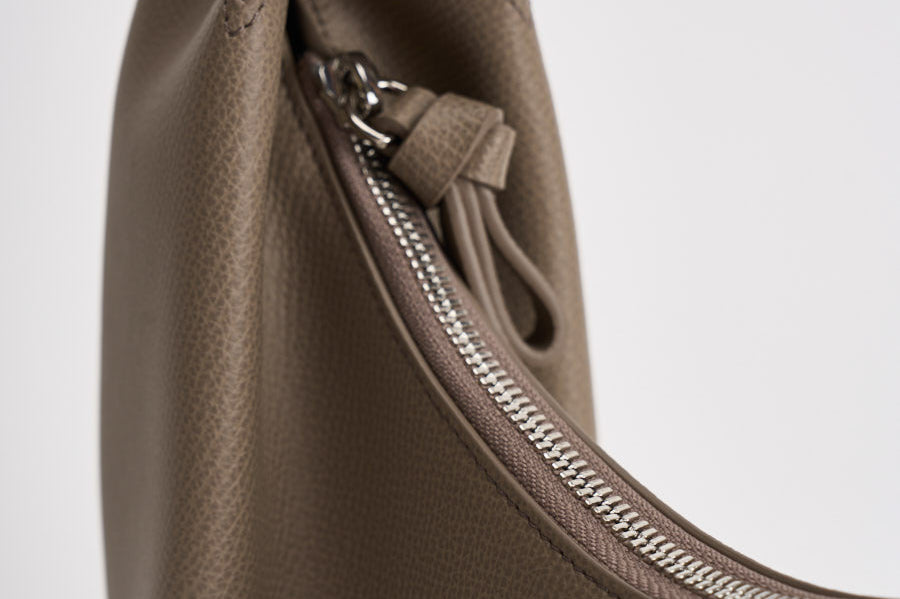 Borsa donna hobo in pelle beige EW005754 AF29459U6168 EMPORIO ARMANI 