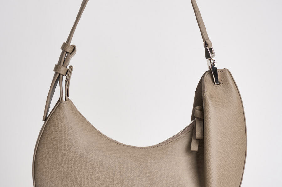 Borsa donna hobo in pelle beige EW005754 AF29459U6168 EMPORIO ARMANI 