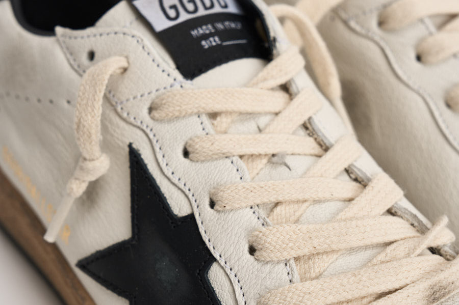 Sneakers uomo Ball Star bianca e nera GMF00117 F00377110283 GOLDEN GOOSE 
