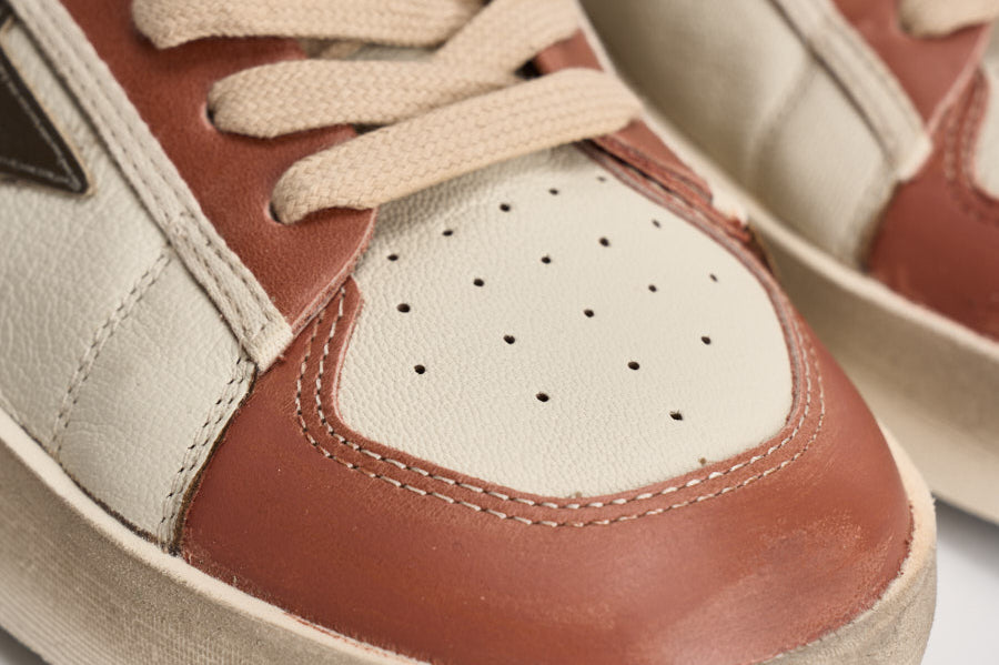 Sneakers uomo bianco e rosso mattone GMF00479 F00852612488 GOLDEN GOOSE 