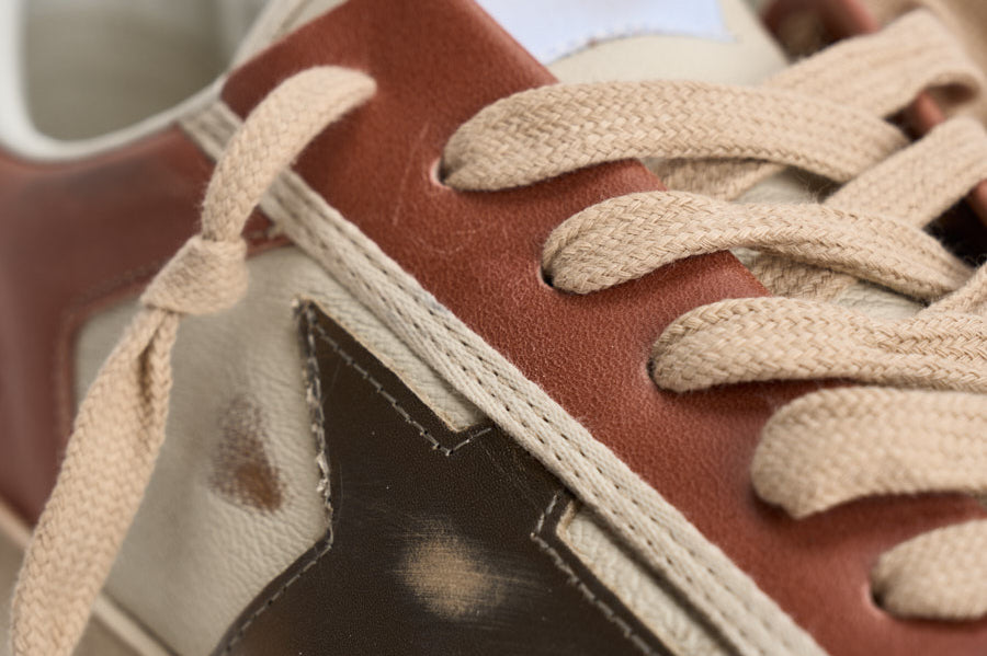 Sneakers uomo bianco e rosso mattone GMF00479 F00852612488 GOLDEN GOOSE 