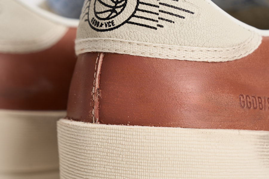 Sneakers uomo bianco e rosso mattone GMF00479 F00852612488 GOLDEN GOOSE 