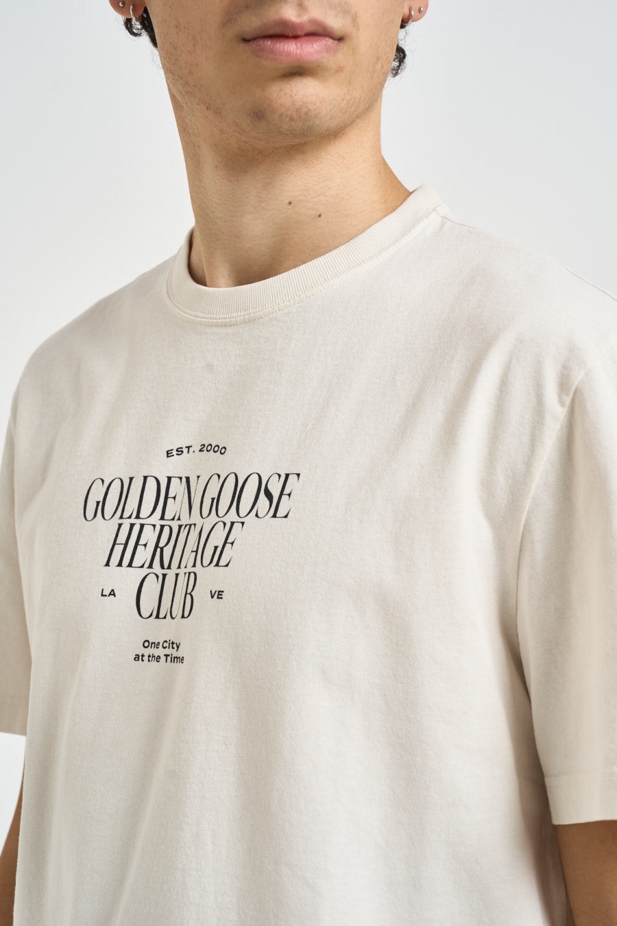 T-shirt uomo girocollo con scritte panna GMP01220 P00261911560 GOLDEN GOOSE 