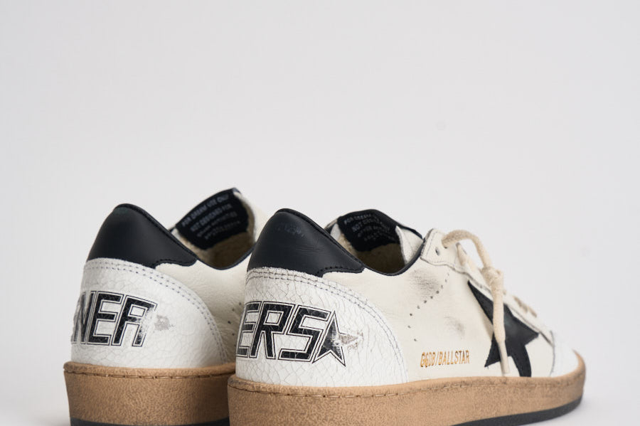 Sneakers donna Ball Star bianca e nera GWF00117 F00377110283 GOLDEN GOOSE 