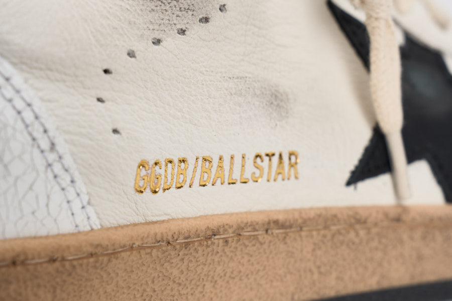 Sneakers donna Ball Star bianca e nera GWF00117 F00377110283 GOLDEN GOOSE 