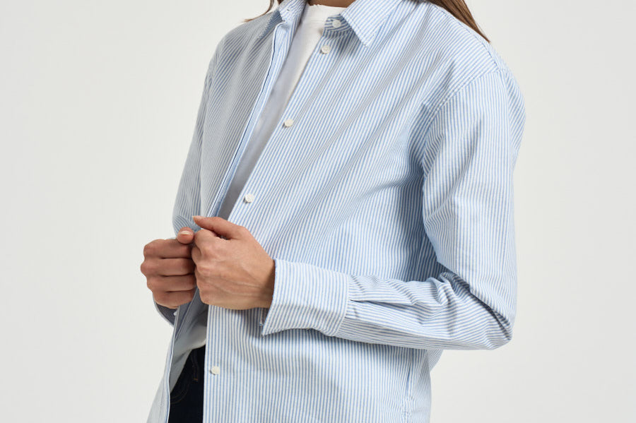 Camicia donna Oxford con righe a bastoncino celeste e bianca GWP00820 P00054880197 GOLDEN GOOSE 