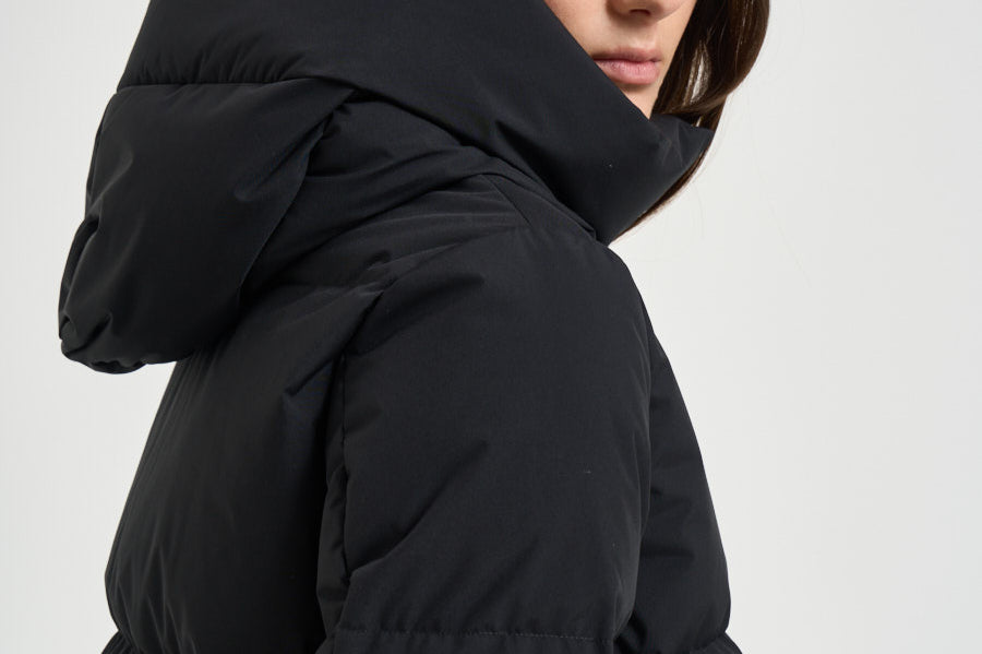 Piumino donna Laminar corto nero PI002045D 128409300 HERNO 