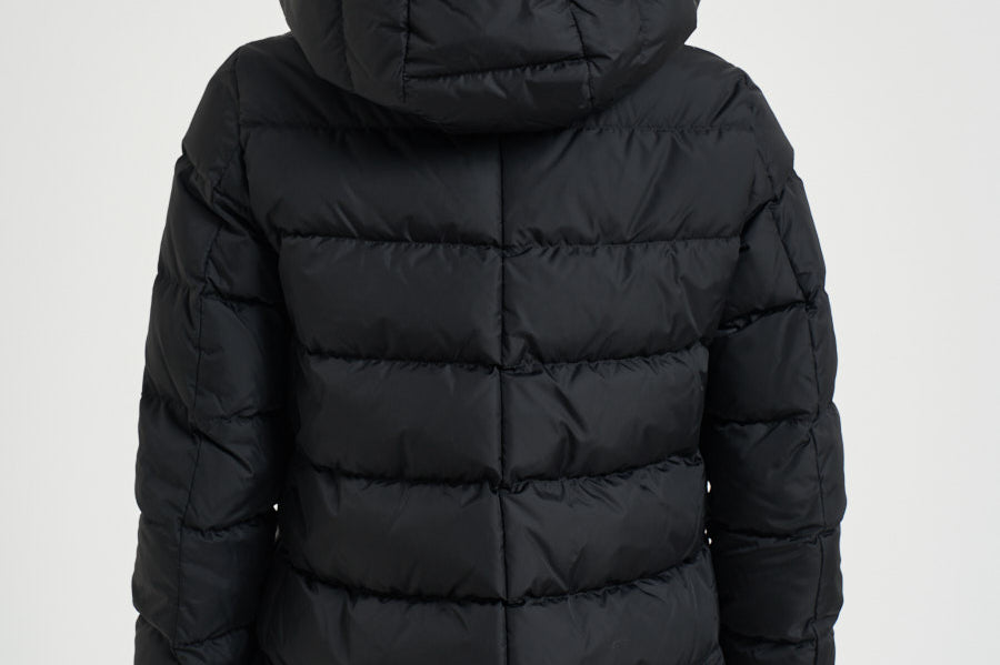 Piumino donna con cappuccio nero PI002270D 12004Z9389 HERNO 