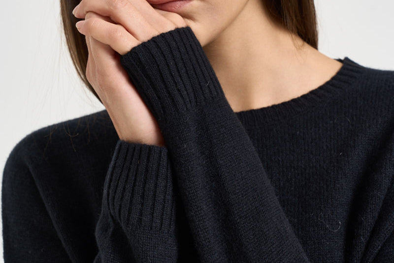 Maglia donna Amelie girocollo nera AMELIE NOIR KUJTEN 