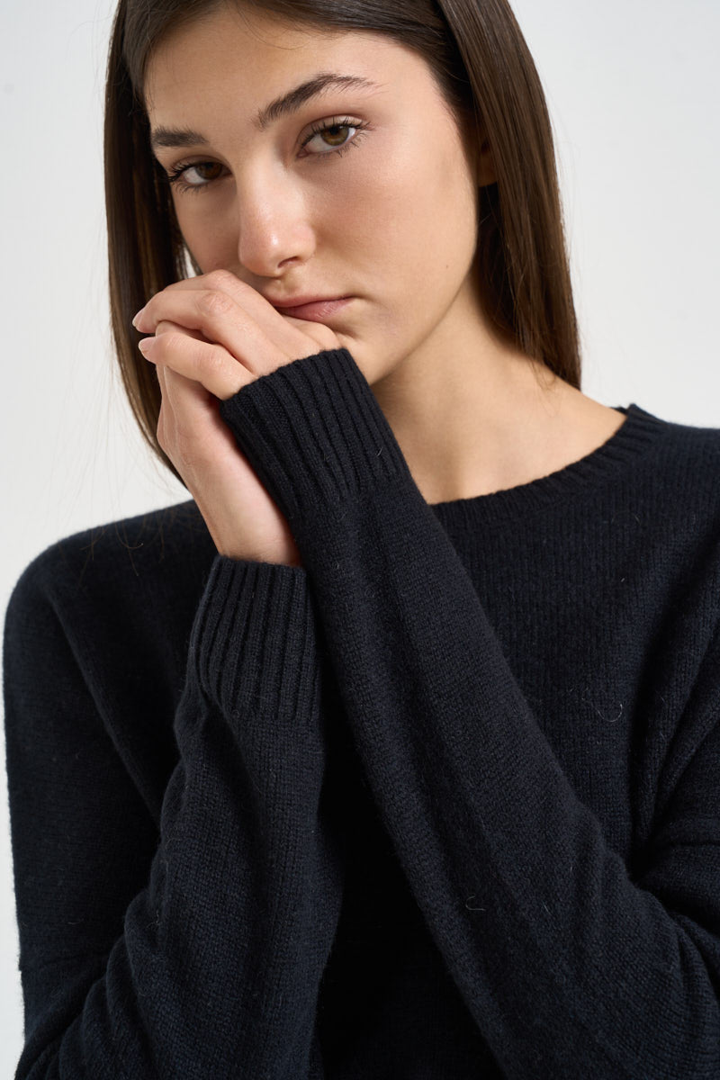 Maglia donna Amelie girocollo nera AMELIE NOIR KUJTEN 
