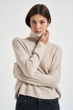 Maglia donna Tila collo alto beige chiaro TILA AVOINE KUJTEN 