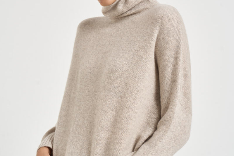Maglia donna Tila collo alto beige chiaro TILA AVOINE KUJTEN 