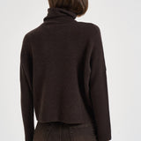 Maglia donna Tila collo alto marrone scuro TILA MARRONE KUJTEN 