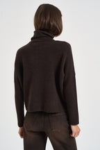 Maglia donna Tila collo alto marrone scuro TILA MARRONE KUJTEN 