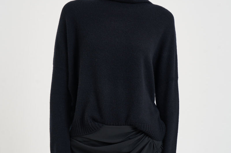 Maglia donna Tila collo alto nera TILA NOIR KUJTEN 