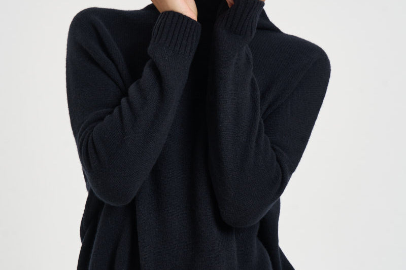 Maglia donna Tila collo alto nera TILA NOIR KUJTEN 