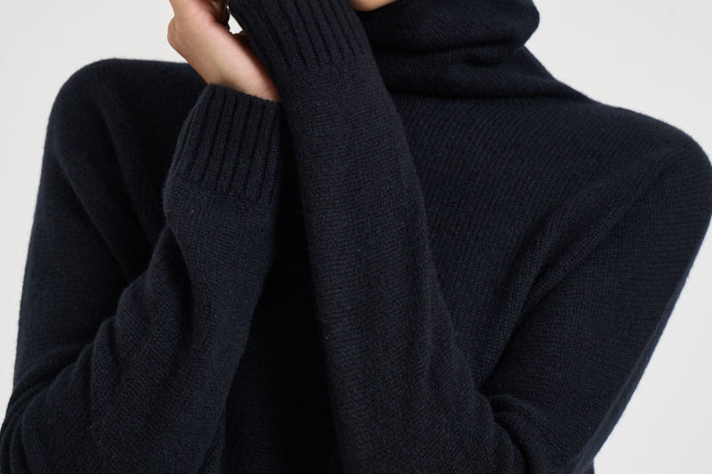 Maglia donna Tila collo alto nera TILA NOIR KUJTEN 
