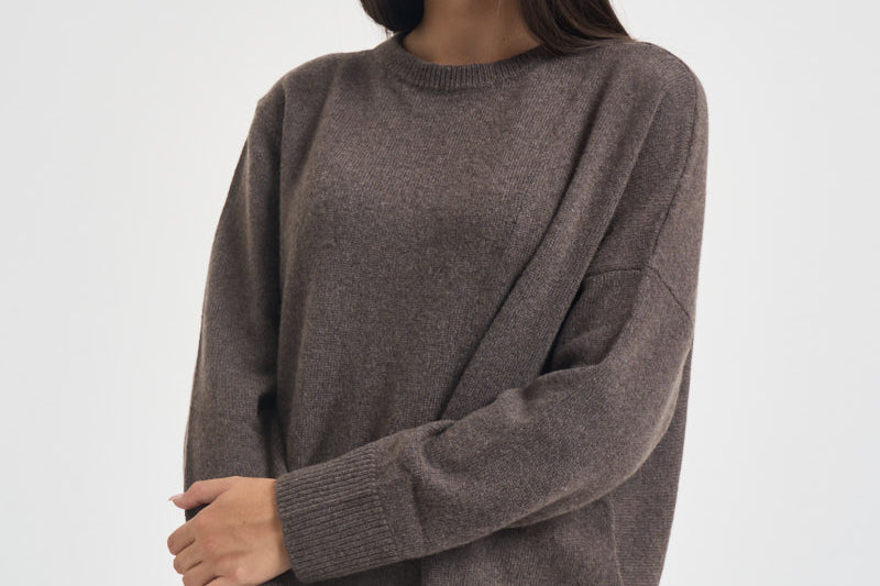 Maglia donna con bordo asimmetrico tortora mèlange F6C58 W57 LIVIANA CONTI 