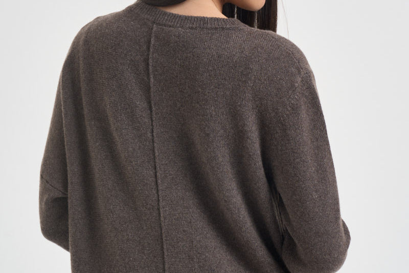 Maglia donna con bordo asimmetrico tortora mèlange F6C58 W57 LIVIANA CONTI 