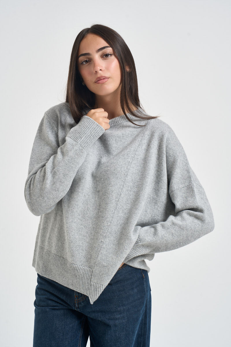 Maglia donna con bordo asimmetrico grigio chiaro F6C58 X47 LIVIANA CONTI 