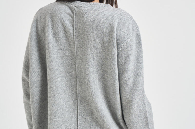 Maglia donna con bordo asimmetrico grigio chiaro F6C58 X47 LIVIANA CONTI 